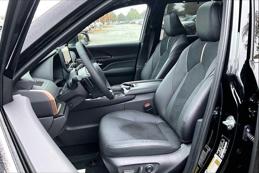 new 2025 Toyota Grand Highlander Hybrid car, priced at $61,393