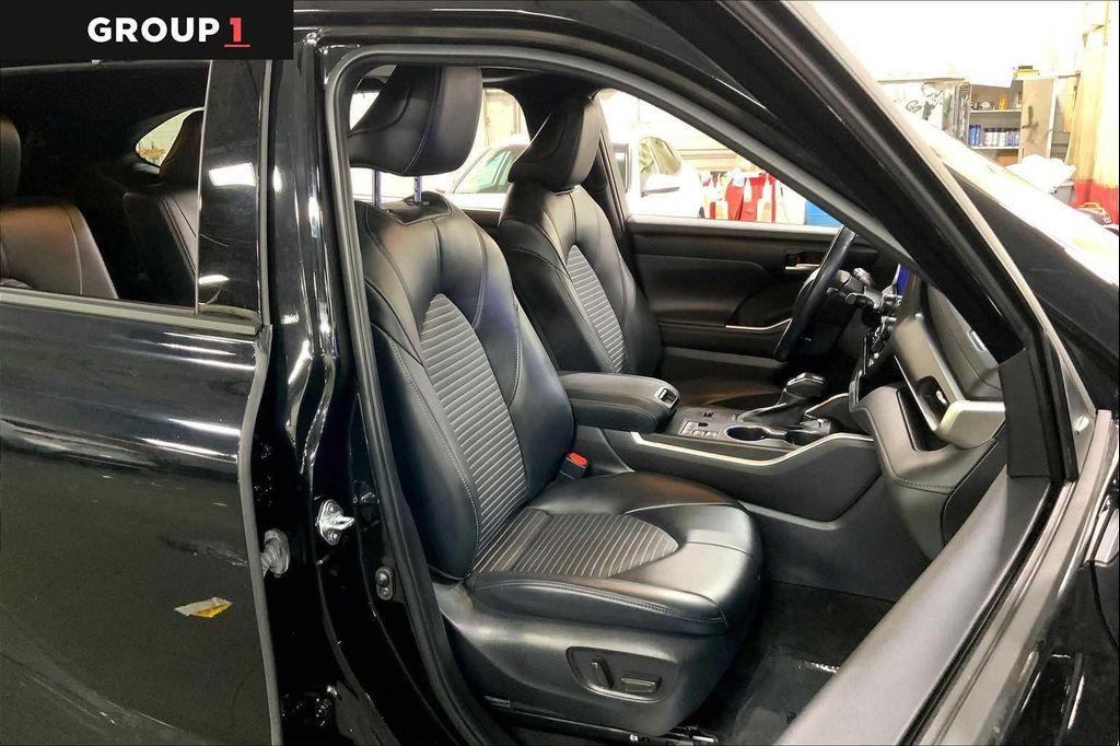 used 2023 Toyota Highlander car, priced at $39,797