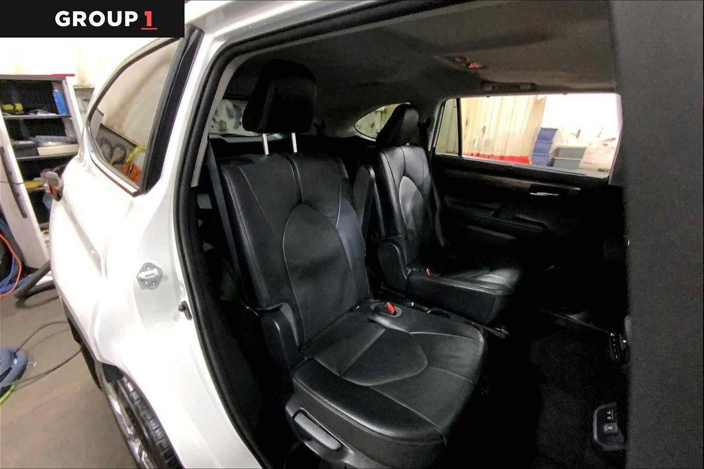used 2021 Toyota Highlander car, priced at $35,477