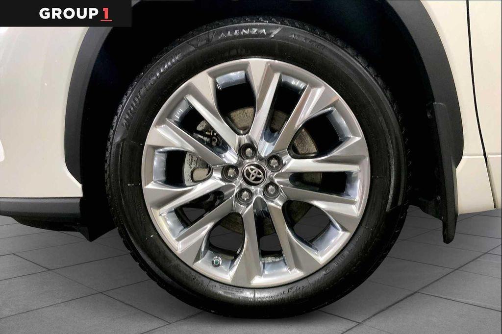 used 2021 Toyota Highlander car, priced at $35,477