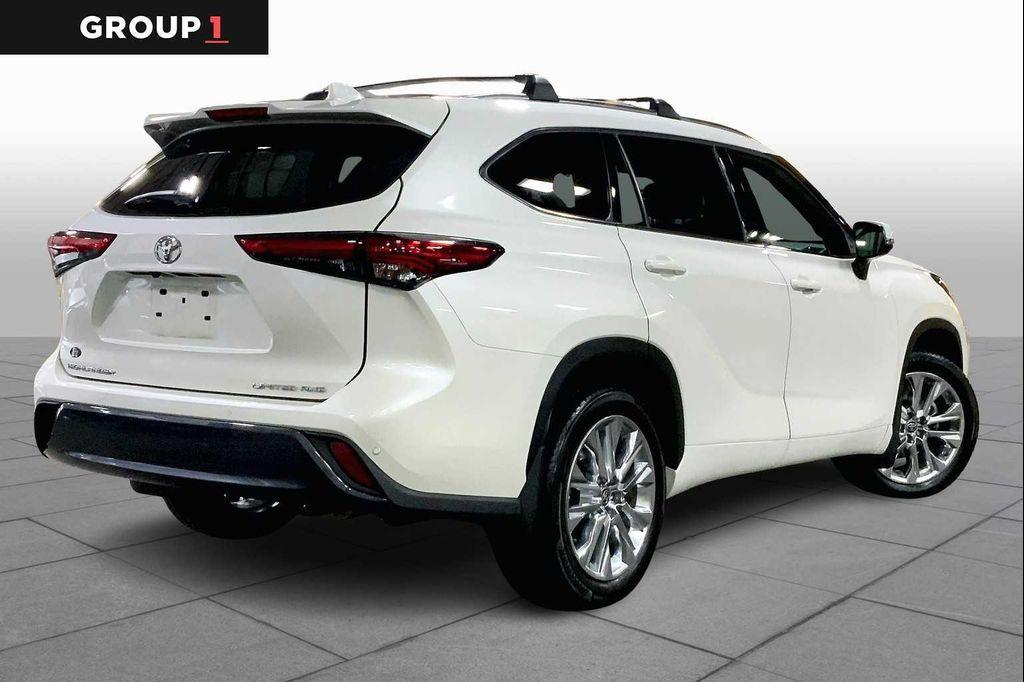 used 2021 Toyota Highlander car, priced at $35,477
