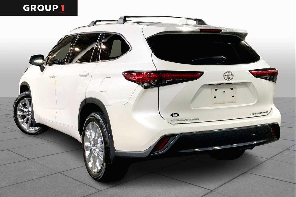 used 2021 Toyota Highlander car, priced at $35,477