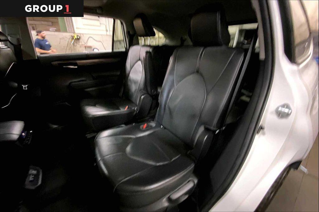 used 2021 Toyota Highlander car, priced at $35,477
