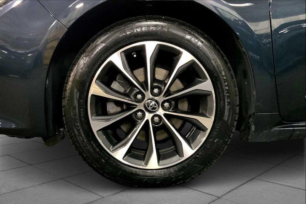 used 2018 Toyota Avalon Hybrid car, priced at $15,994