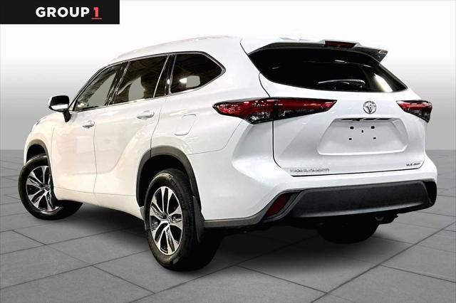 used 2022 Toyota Highlander car, priced at $37,147