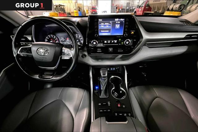 used 2022 Toyota Highlander car, priced at $37,147