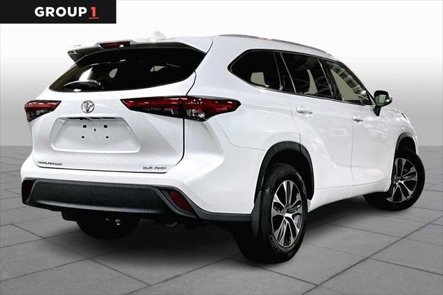 used 2022 Toyota Highlander car, priced at $37,147