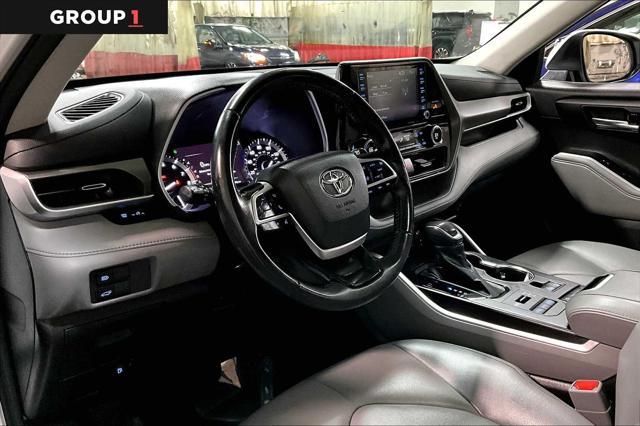 used 2022 Toyota Highlander car, priced at $37,147
