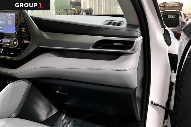 used 2022 Toyota Highlander car, priced at $37,147
