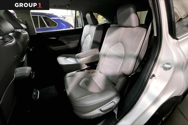 used 2022 Toyota Highlander car, priced at $37,147