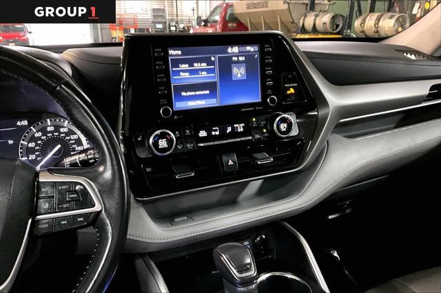 used 2022 Toyota Highlander car, priced at $37,147