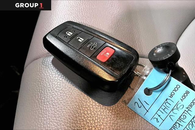 used 2022 Toyota Highlander car, priced at $37,147