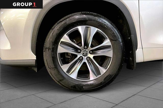 used 2022 Toyota Highlander car, priced at $37,147