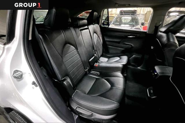 used 2022 Toyota Highlander car, priced at $37,997