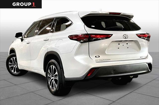 used 2022 Toyota Highlander car, priced at $37,997