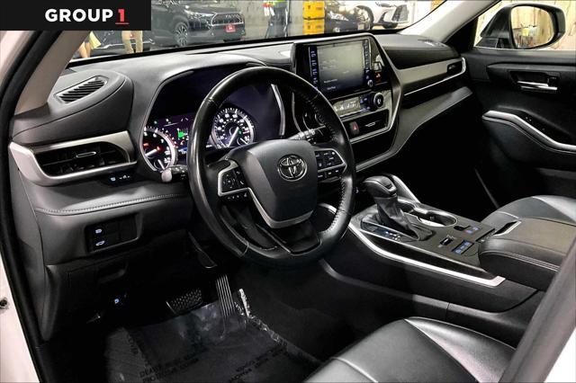 used 2022 Toyota Highlander car, priced at $37,997