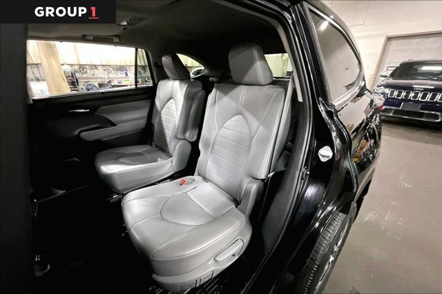 used 2022 Toyota Highlander car, priced at $40,197