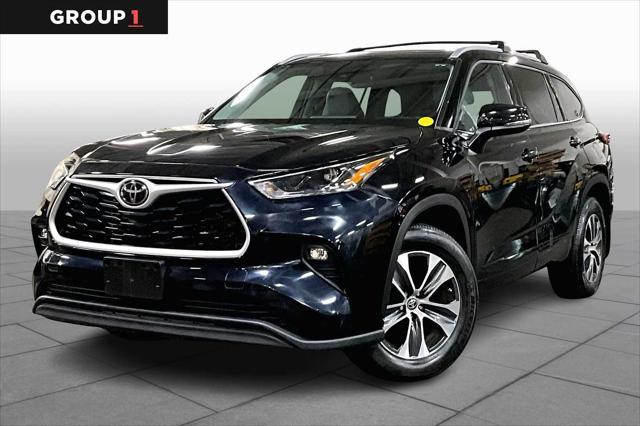 used 2022 Toyota Highlander car, priced at $40,197