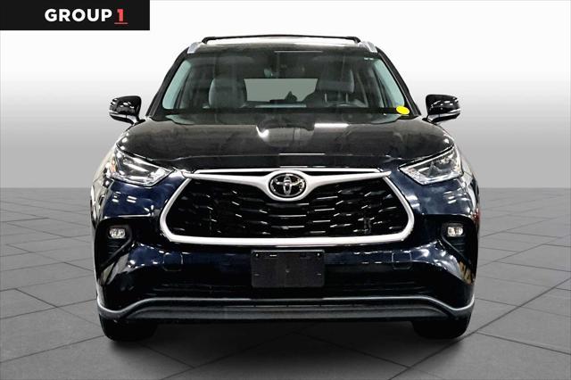 used 2022 Toyota Highlander car, priced at $40,197