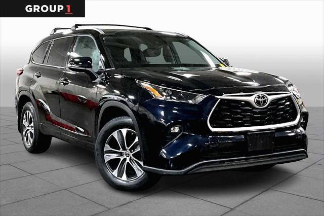 used 2022 Toyota Highlander car, priced at $40,197