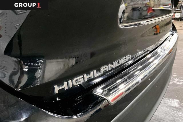used 2022 Toyota Highlander car, priced at $40,197