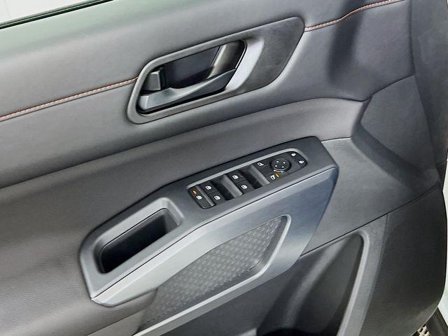 new 2025 Nissan Pathfinder car, priced at $38,568