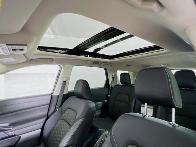 new 2025 Nissan Pathfinder car, priced at $42,548