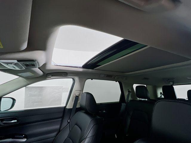 new 2025 Nissan Pathfinder car, priced at $46,249