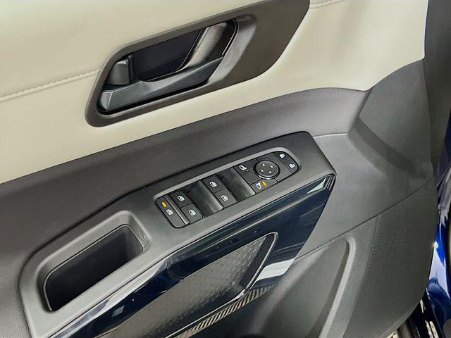 new 2025 Nissan Pathfinder car, priced at $37,794
