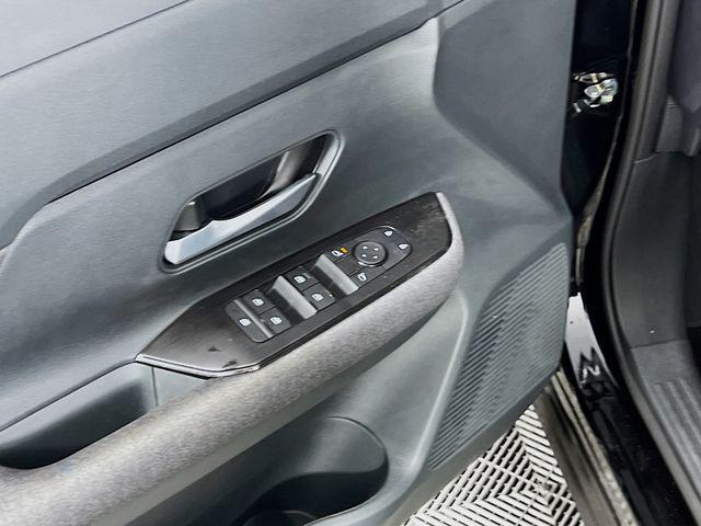 new 2025 Nissan Kicks car, priced at $26,634