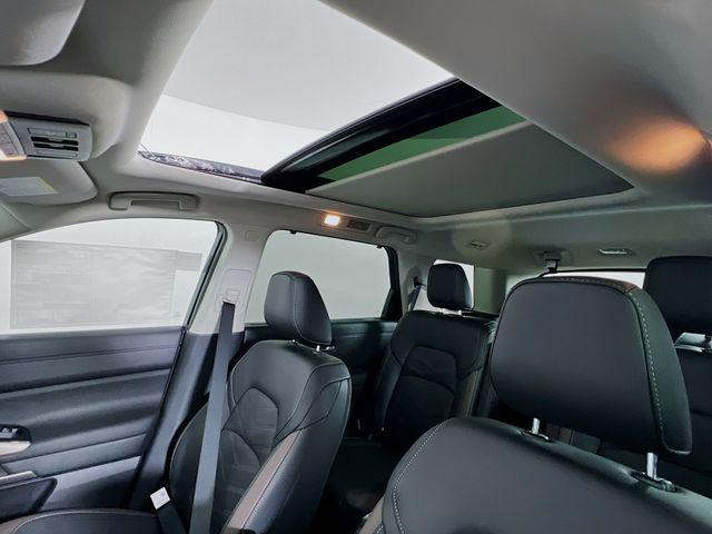 new 2025 Nissan Pathfinder car, priced at $50,967