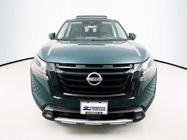 new 2025 Nissan Pathfinder car, priced at $45,386