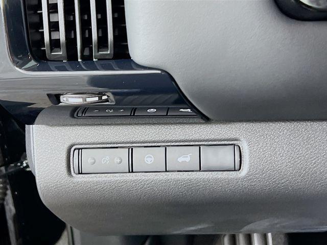 new 2025 Nissan Pathfinder car, priced at $38,188