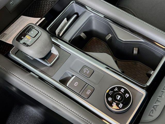 new 2025 Nissan Pathfinder car, priced at $38,188