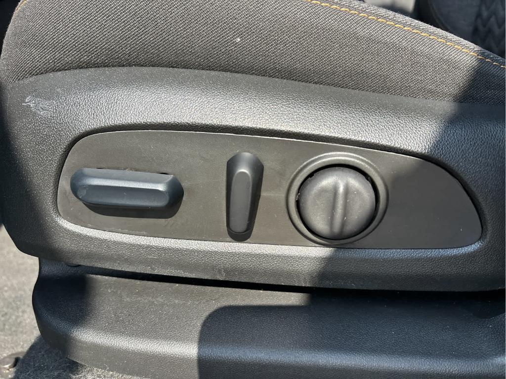 used 2024 Chevrolet Equinox car, priced at $22,999