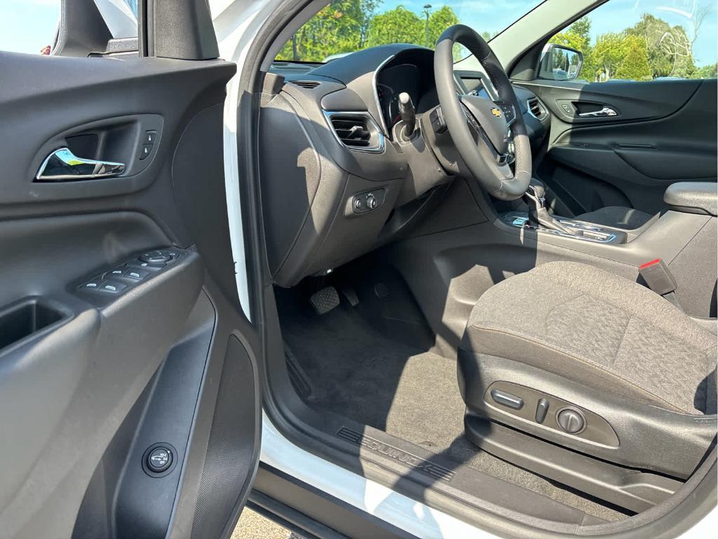 used 2024 Chevrolet Equinox car, priced at $22,999