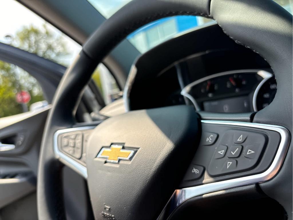 used 2024 Chevrolet Equinox car, priced at $22,999