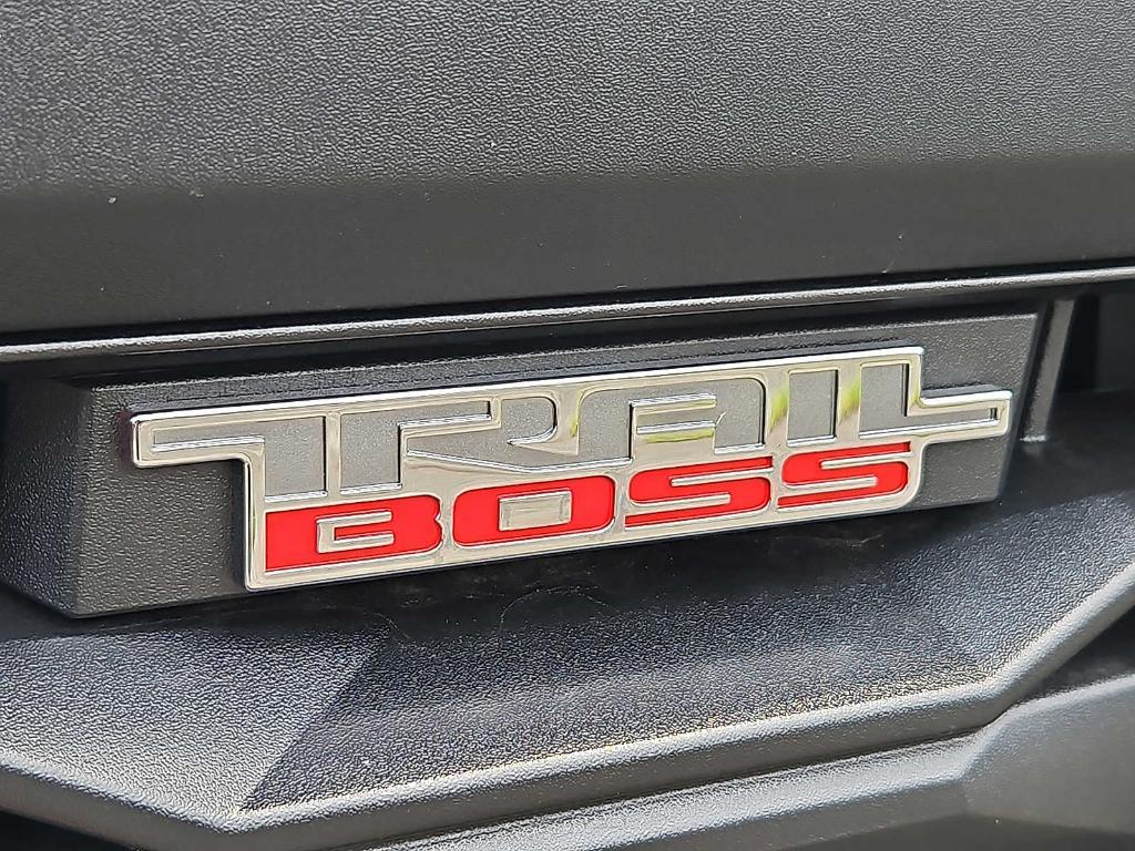 new 2026 Chevrolet Colorado car, priced at $43,818