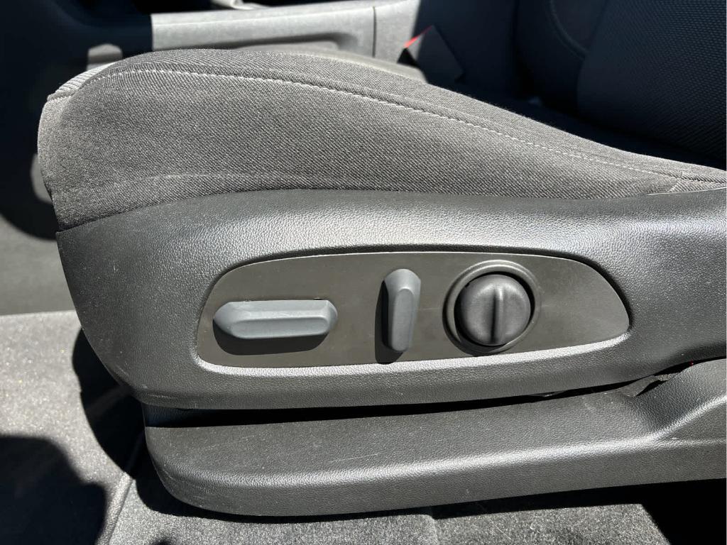 used 2023 Chevrolet Traverse car, priced at $28,525