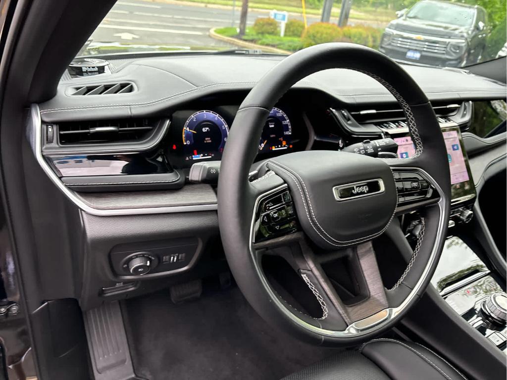 used 2022 Jeep Grand Cherokee car, priced at $35,999