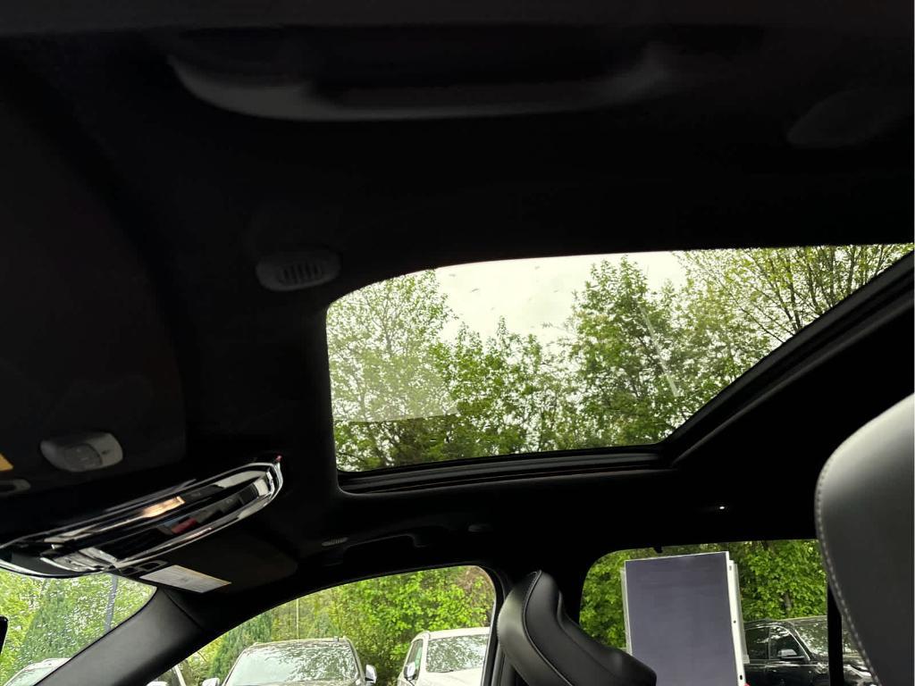 used 2022 Jeep Grand Cherokee car, priced at $35,999
