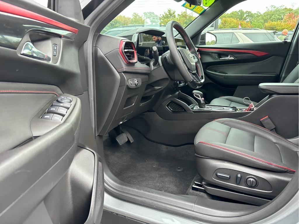 used 2025 Chevrolet TrailBlazer car, priced at $27,900