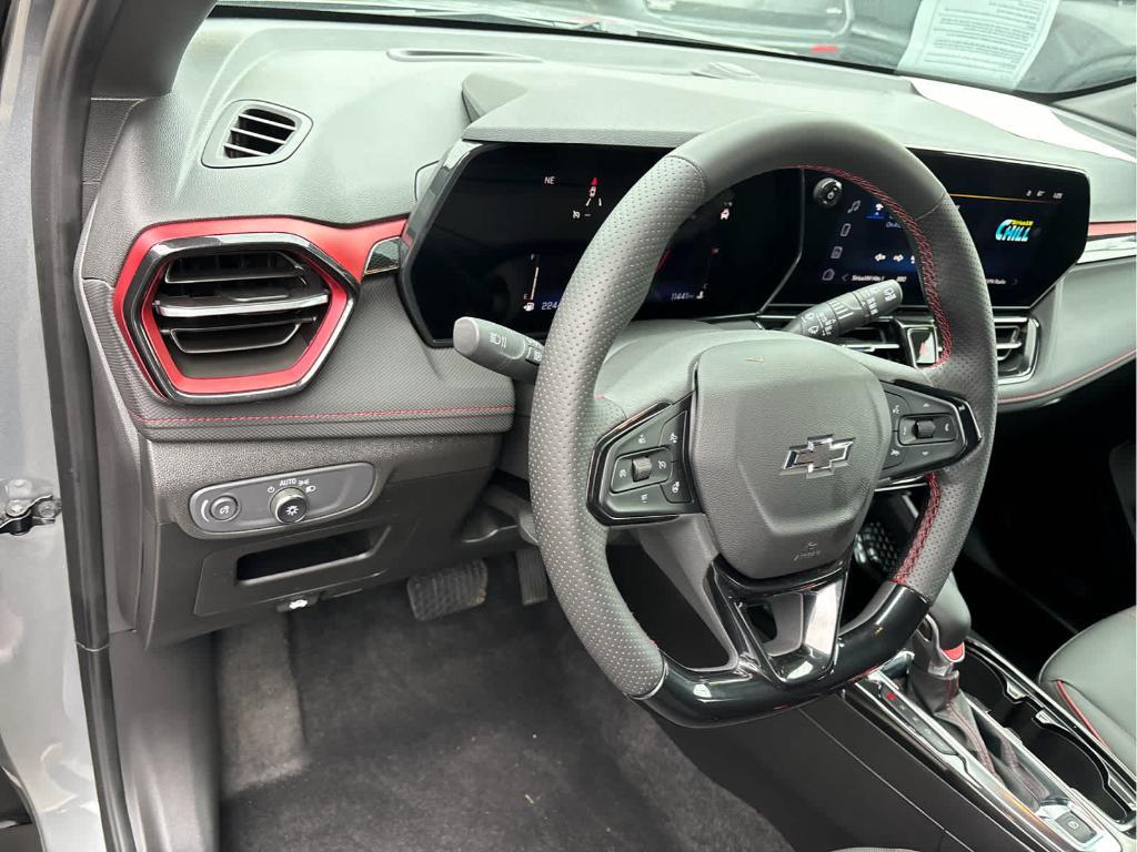 used 2025 Chevrolet TrailBlazer car, priced at $27,900