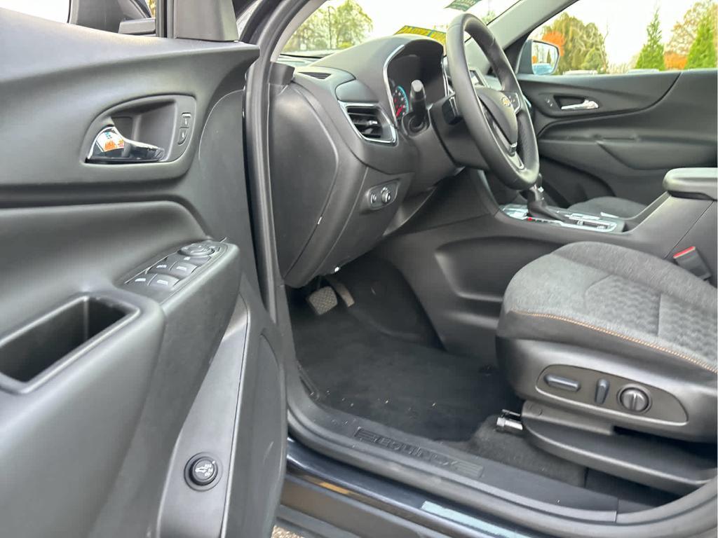 used 2023 Chevrolet Equinox car, priced at $23,999