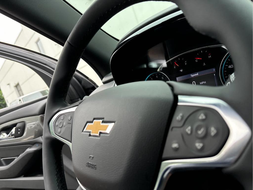 used 2023 Chevrolet Traverse car, priced at $32,299