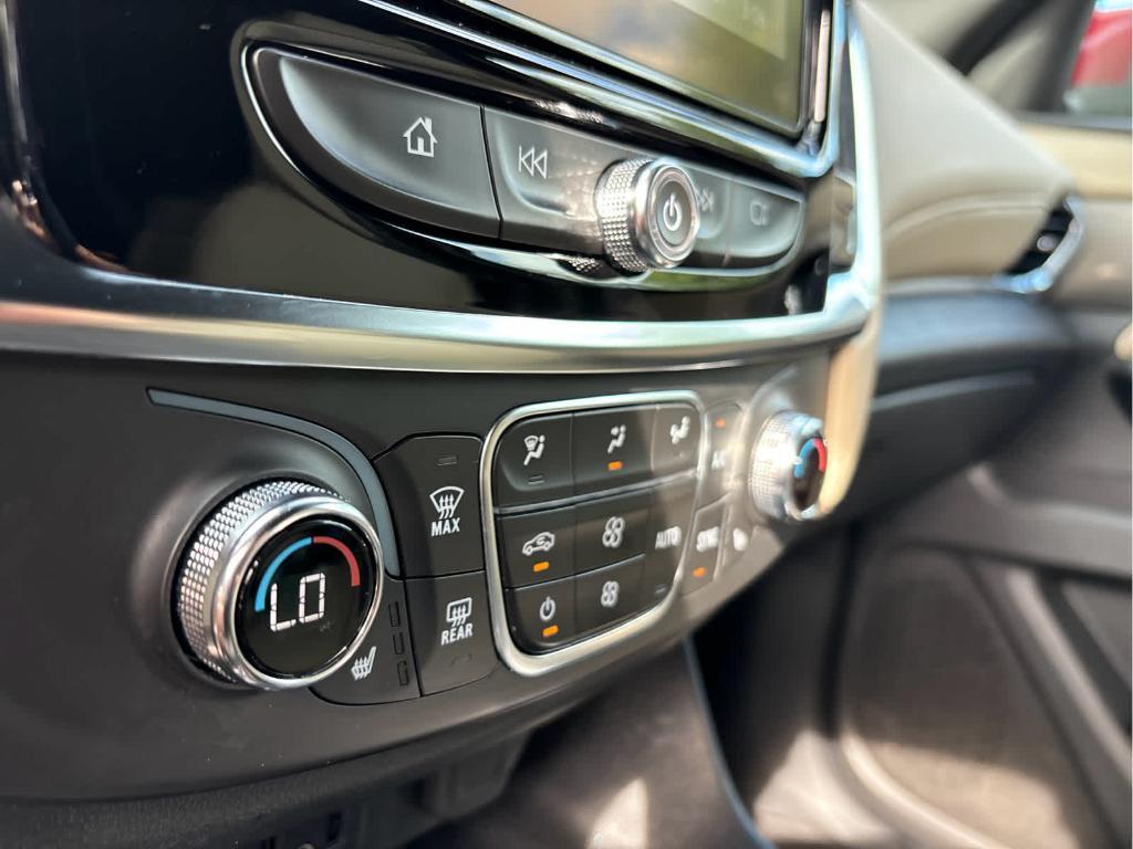 used 2023 Chevrolet Traverse car, priced at $31,599