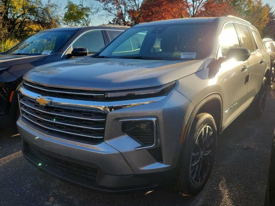 new 2024 Chevrolet Traverse car, priced at $43,320