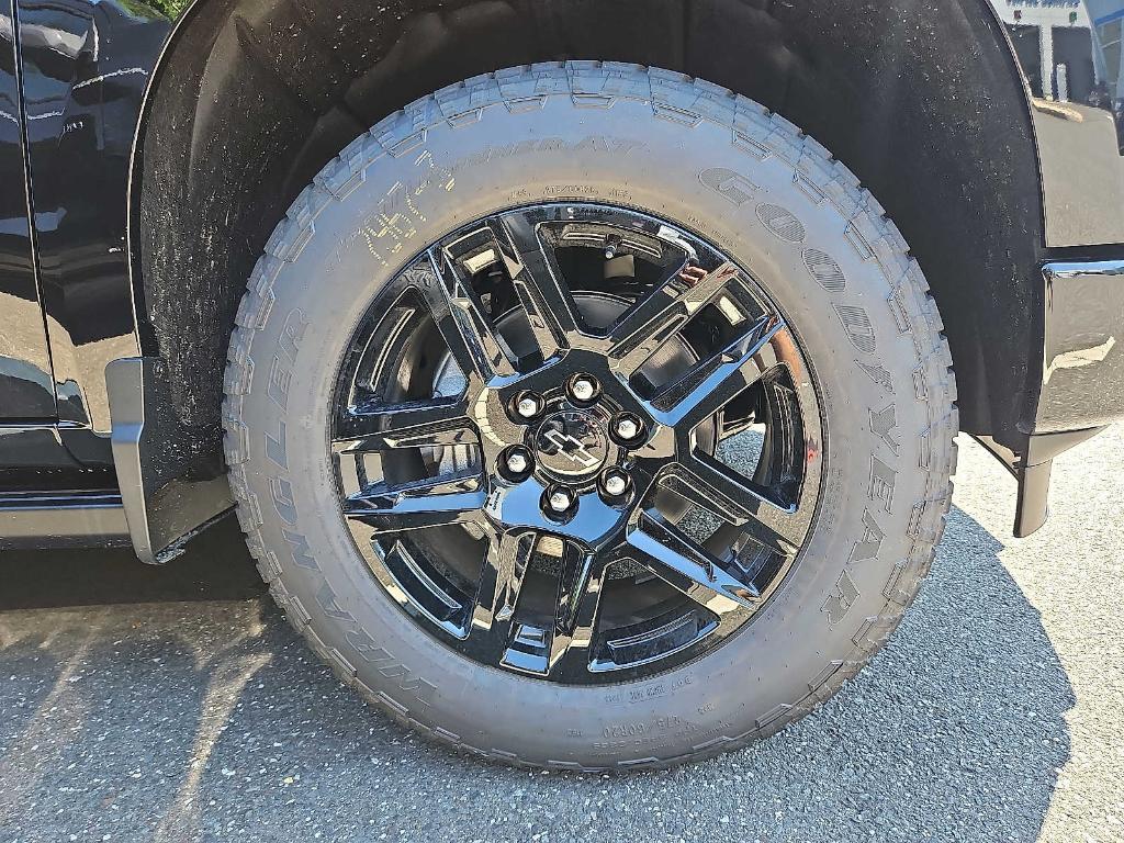 new 2025 Chevrolet Silverado 1500 car, priced at $72,012