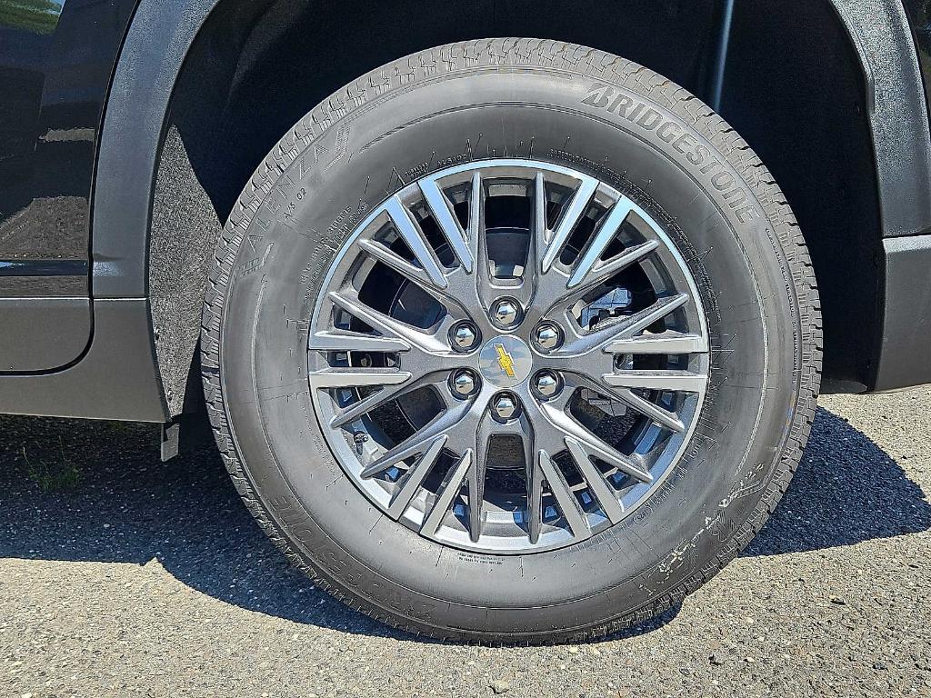 new 2025 Chevrolet Traverse car, priced at $42,422
