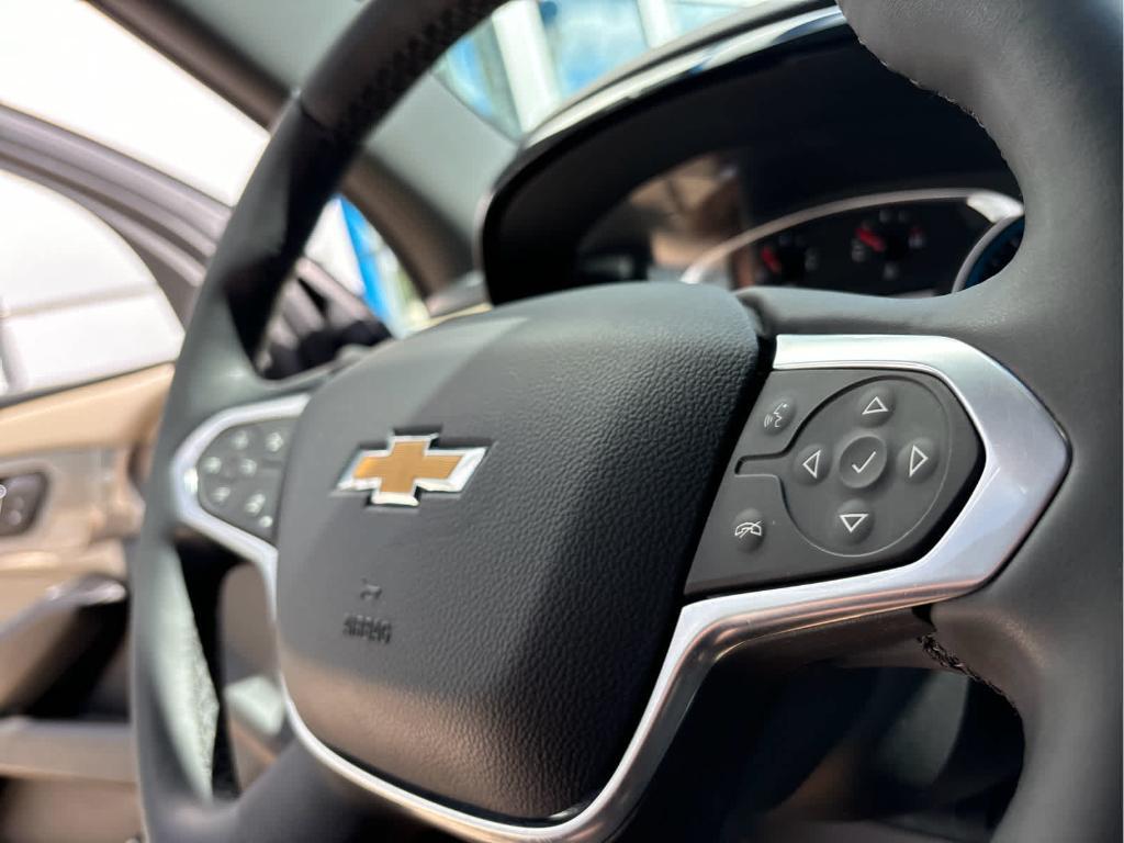 used 2023 Chevrolet Traverse car, priced at $33,499